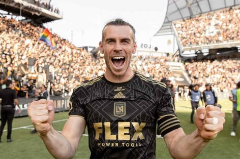 Gareth Bale bất ngờ trở lại sân cỏ sau 2 năm!