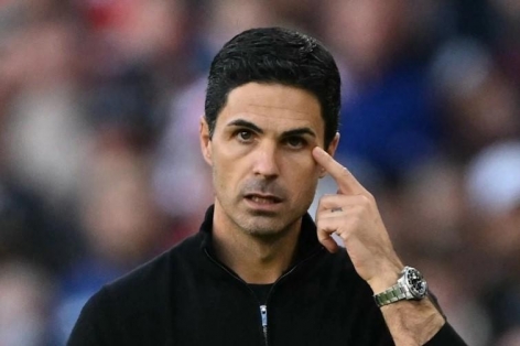 Arteta đáp trả thẳng thừng khi bị chất vấn về chiến thuật