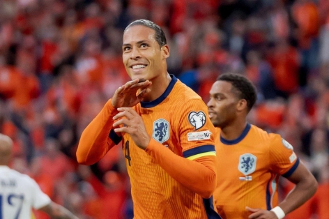 Van Dijk lập cột mốc lớn trong ngày Hà Lan đoạt vé World Cup