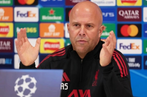 Arne Slot thừa nhận 'sợ hãi' khi phải đấu với nhà vua Hà Lan