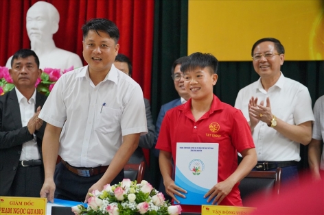 Nhận 'lót tay' khủng, người hùng World Cup đi vào lịch sử bóng đá nữ Việt Nam