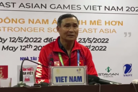 HLV Mai Đức Chung: “10 phút đầu chúng tôi rất loạng choạng”