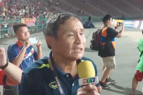 VIDEO: HLV Mai Đức Chung cảm ơn người hâm mộ sau tấm HCV SEA Games 32