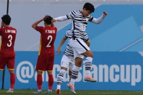 'Hung thần' của U23 Việt Nam được trao danh hiệu cao quý