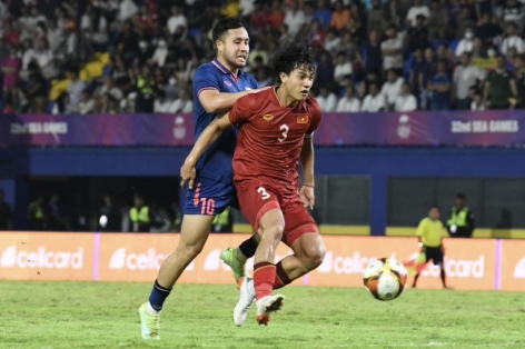 VIDEO: Cận cảnh pha bóng đáng quên nhất trong sự nghiệp đội trưởng U22 Việt Nam