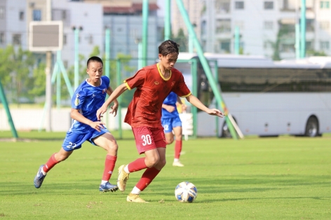 VIDEO: Việt Nam đặt chân đến nơi tổ chức World Cup, chuẩn bị cho giải đấu số 1 châu Á