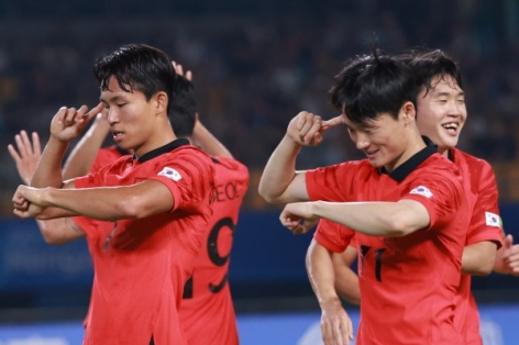 Xác định 2 cặp tứ kết đầu tiên môn bóng đá nam ASIAD 2023