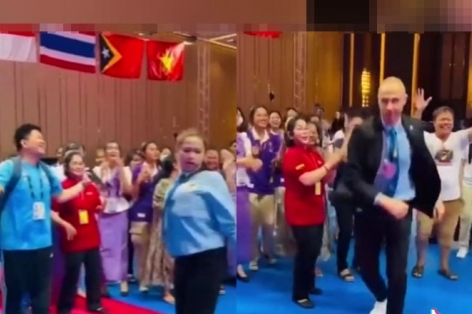 VIDEO: Xuất hiện màn 'quẩy' chưa từng có của các VĐV tại SEA Games 32