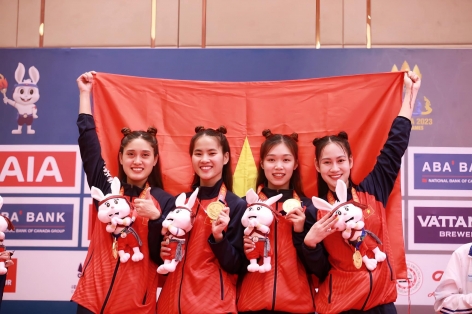 Chủ nhà Campuchia bất ngờ tặng quà lớn cho nữ kiếm thủ Việt Nam