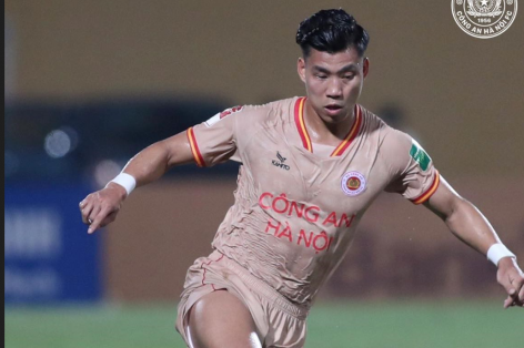Văn Thanh báo tin không vui cho HLV Troussier trước ngày ĐT Việt Nam hội quân