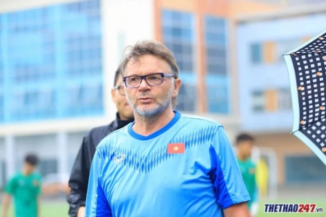 HLV Troussier lại ra quyết định bất ngờ với U23 Việt Nam