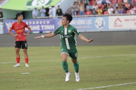 Trực tiếp Bình Phước 1-0 Long An: Phi Sơn mở tỉ số
