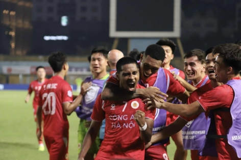 Trực tiếp CAHN 1-0 Cebu: Cao Pendant Quang Vinh lập công!!!!!!