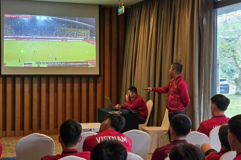 HLV Đinh Hồng Vinh ra chỉ thị cho U22 Việt Nam trước trận gặp Uzbekistan