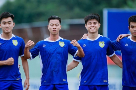 Thắng 4-1, đội bóng Việt Nam chính thức thăng hạng