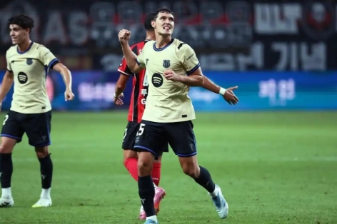 Barca bỏ quên 1 cầu thủ tại Hàn Quốc