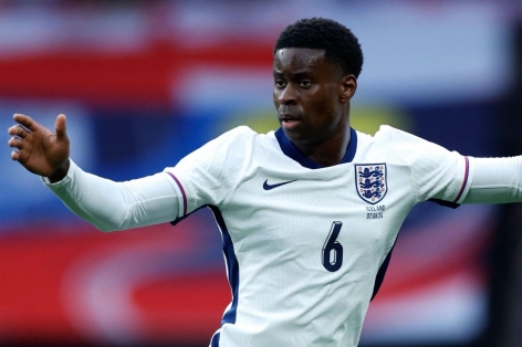 Hàng thủ lao đao, Liverpool nhận thông điệp mới từ 'đá tảng' tuyển Anh