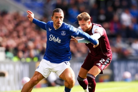 Thi đấu bế tắc, Aston Villa rơi xuống nhóm cầm đèn đỏ