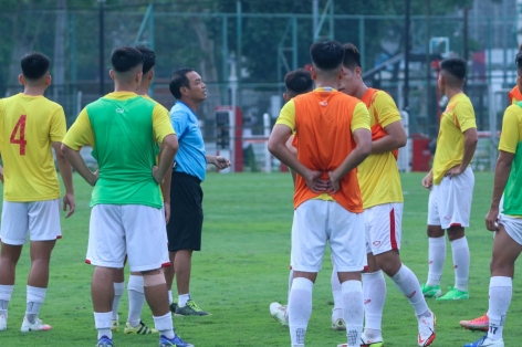 Chuyên gia Indo thẳng thắn đánh giá thực lực của HLV U19 Việt Nam