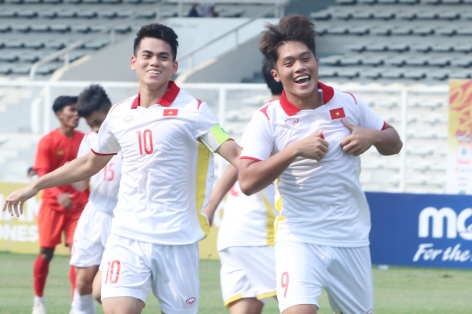 Nghe lời bầu Đức, 'siêu tiền đạo' U23 Việt Nam khoác áo HAGL