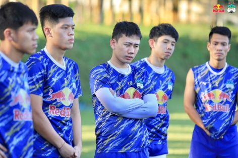 Trụ cột đồng loạt rời đi, HAGL gặp thêm khó khăn ở mùa giải mới