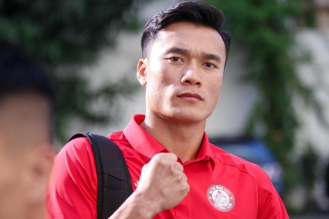 Bùi Tiến Dũng bị đàn em U20 Việt Nam chọc thủng lưới, CAHN bại trận