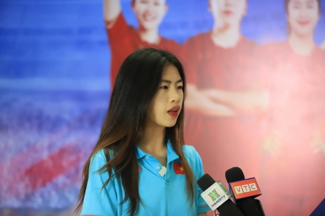 Hot girl Thanh Nhã liên tiếp nhận lời khen trước ngày chốt danh sách dự World Cup