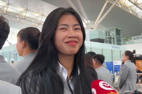 VIDEO: ĐT nữ Việt Nam rạng rỡ ngày lên đường dự World Cup