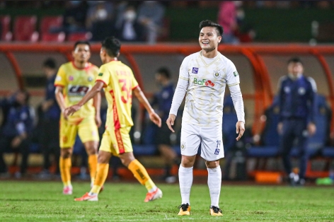 Quang Hải từ chối 'món quà' đặc biệt từ Hà Nội FC ở trận tri ân