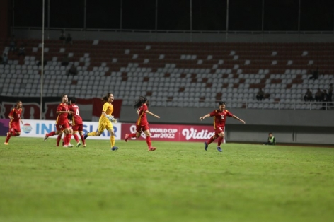 HLV nữ U18 Việt Nam thừa nhận 'thắng may' Indonesia