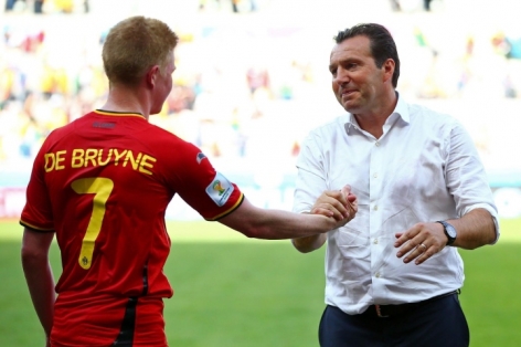 Thầy cũ De Bruyne, Hazard tình nguyện 'giảm lương' để đến ĐT Việt Nam