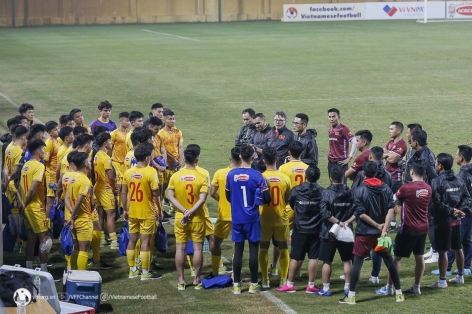 Tiết lộ cuộc trò chuyện giữa HLV Troussier và U23 Việt Nam trước 'siêu giải đấu'