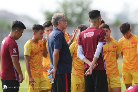 HLV Troussier bất ngờ ra 'lệnh cấm' về U22 Việt Nam tại SEA Games