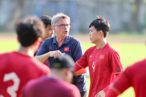 VIDEO: U22 Việt Nam làm điều đặc biệt trước bán kết SEA Games