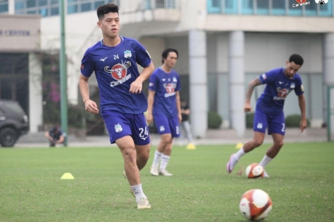 Phản ứng của sao trẻ HAGL sau khi bị HLV Troussier gạch tên ở SEA Games 32