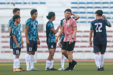 Bại tướng U22 Việt Nam thua 'lấm lưng trắng bụng' trước SEA Games 32