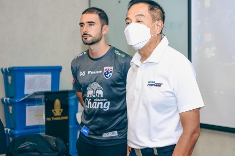 Chủ tịch LĐBĐ Thái Lan gửi 'tối hậu thư' cho đội nhà trước ngày đấu Việt Nam