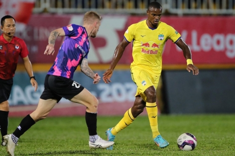 Đội bóng V-League chơi lớn trong cuộc đua trụ hạng
