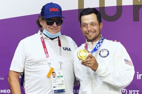 Xúc động: VĐV Mỹ giành HCV Olympic 2021 để tặng cho gia đình