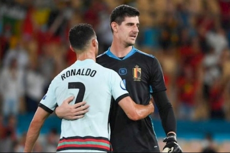 Courtois tự tin sau khi đánh bại Ronaldo