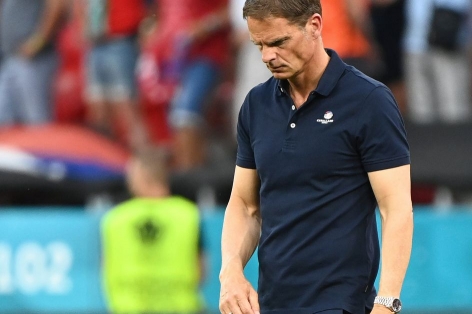 HLV De Boer lên tiếng về chiếc thẻ đỏ của De Ligt
