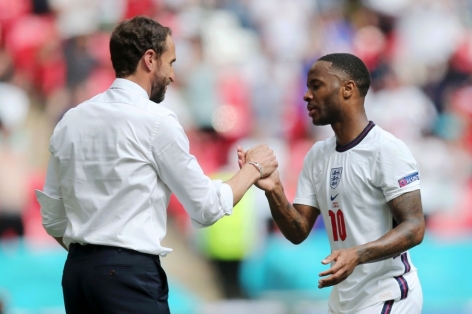 HLV Southgate: 'Tôi hy vọng Sterling tiếp tục bị chỉ trích'