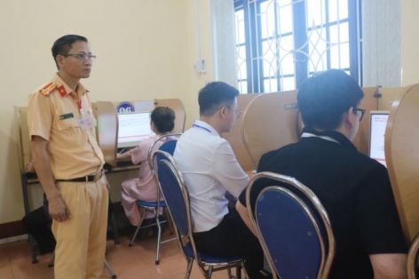 Từ 1/6, áp dụng bộ đề thi lý thuyết lái xe mới: Sửa đổi, bổ sung hàng trăm câu hỏi