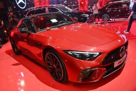 Chiêm ngưỡng Mercedes-AMG SL 63 S E Performance tại Việt Nam: Chỉ có 2 xe, giá 12,29 tỷ đồng