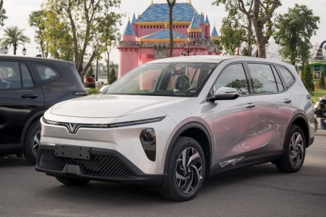 VinFast Limo Green tăng gấp đôi doanh số trong tháng 10, gây áp lực lên Mitsubishi Xpander