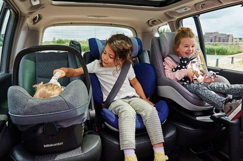 Từ 2026, trẻ dưới 10 tuổi đi ô tô phải dùng thiết bị an toàn: Cục CSGT thông tin các lựa chọn hợp lệ