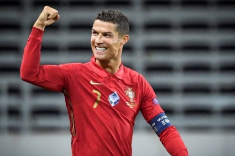Ronaldo sắp làm điều mà Messi muốn cũng khó đạt được