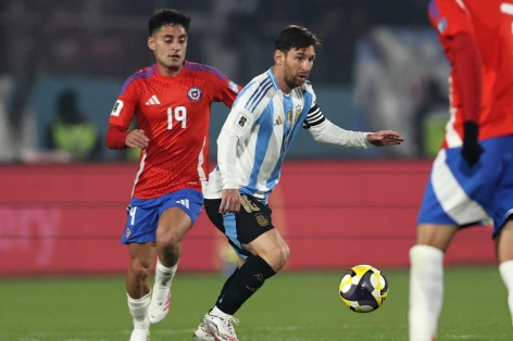 Messi mờ nhạt, Argentina thắng tối thiểu Chile
