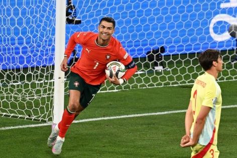 Ronaldo lập kỷ lục khó san lấp tại Nations League
