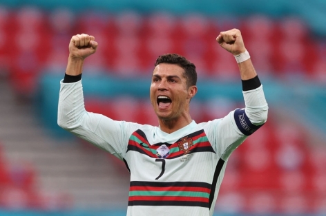 Ronaldo thiết lập kỷ lục vĩ đại nhất mọi thời đại tại EURO